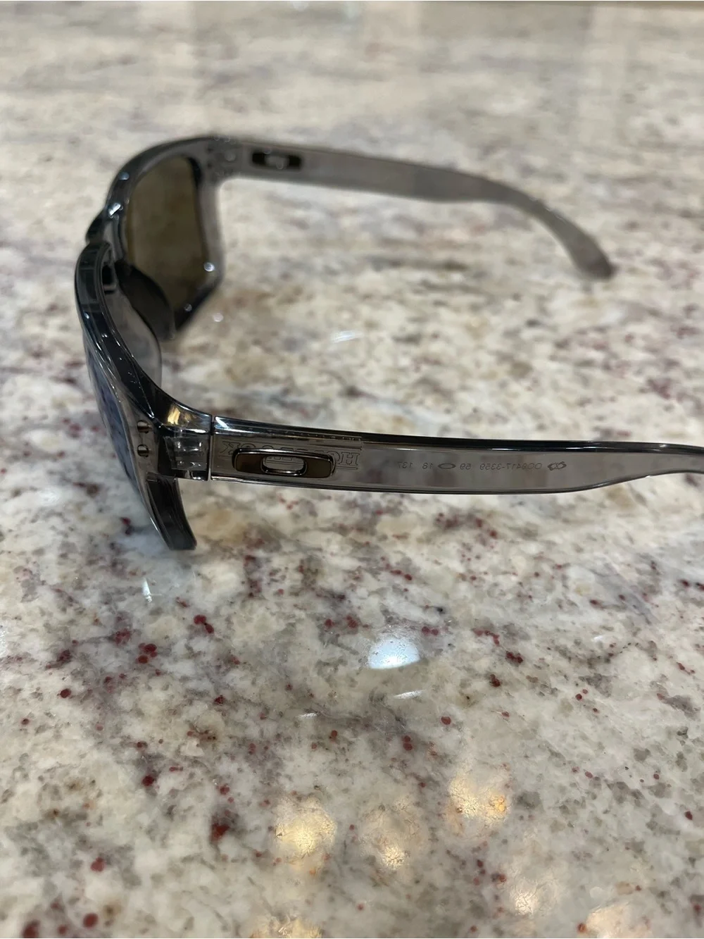 Oakley code oo9417